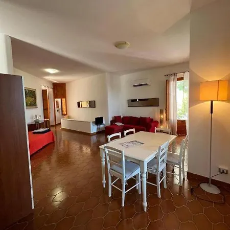 Lucia Villa